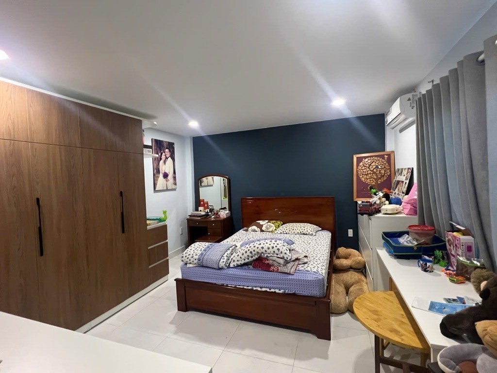Gấp bán nhà đẹp hẻm thông ngay Linh Đông Thủ Đức chỉ 3,x tỷ.